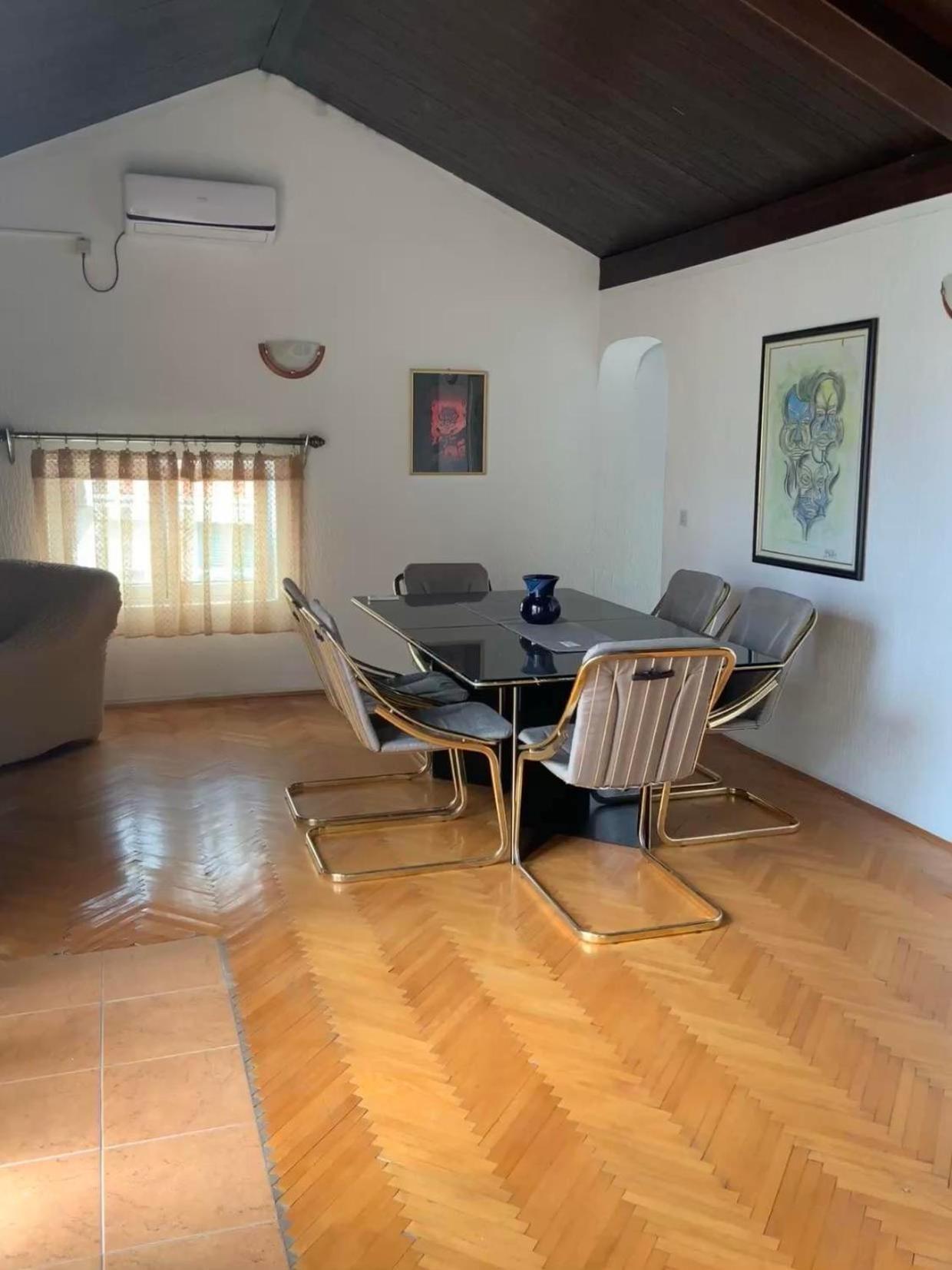 Apartments Dunja Светі-Стефан Екстер'єр фото